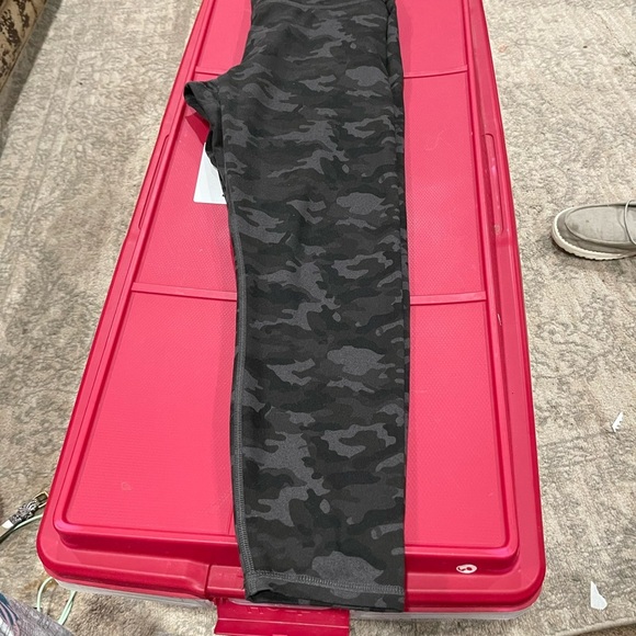 Fablectics  Camo Print Leggings medium Fabletics. So soft , comfy too - Picture 1 of 9